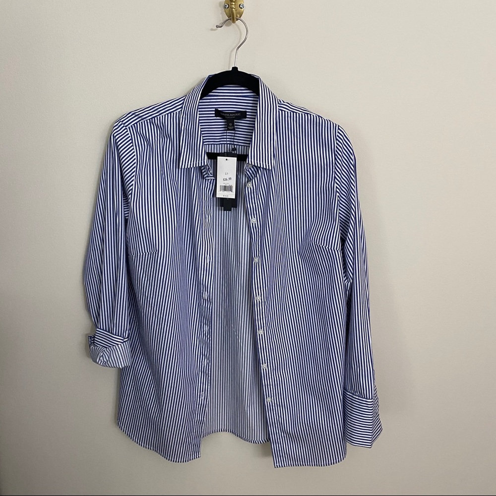 Banana Republic Blue and White Striped Button Down